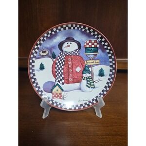 Snowman Plate Snowed‎ Inn Birdhouse 2000 by Laurie Korsgaden New Seasons 8.25"